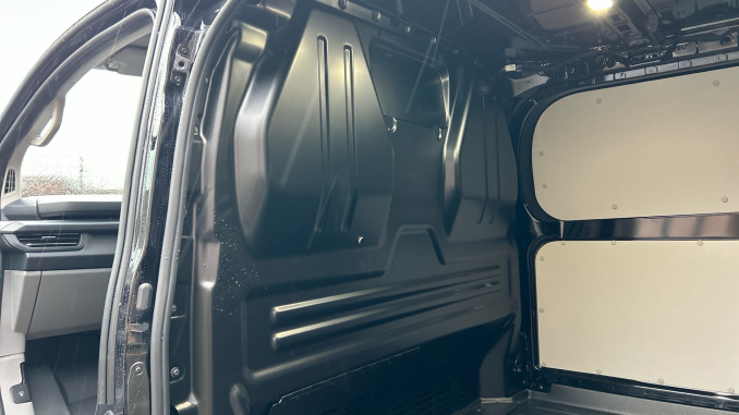 Ford Transit Custom 320 L1 Diesel Fwd 2.0 EcoBlue 150ps H1 Van Limited - Image 18